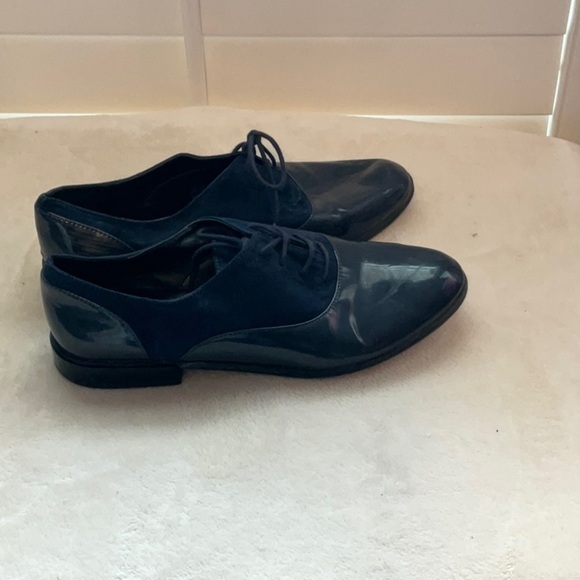 Navy Blue Patent Leather Oxford Shoes - Picture 2 of 10